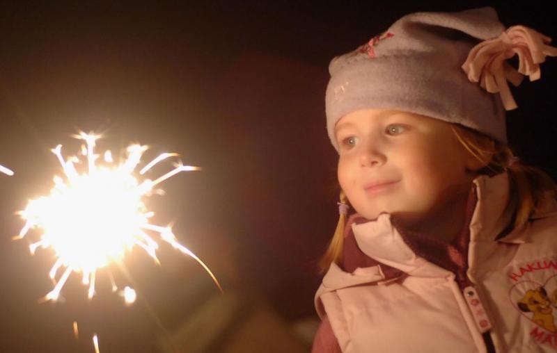 Ура, каникулы! Пиротехника, которую можно запускать с детьми - Волгореченск | volgorechensk.salutsklad.ru